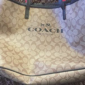 Authentic coach purse. Great condition!